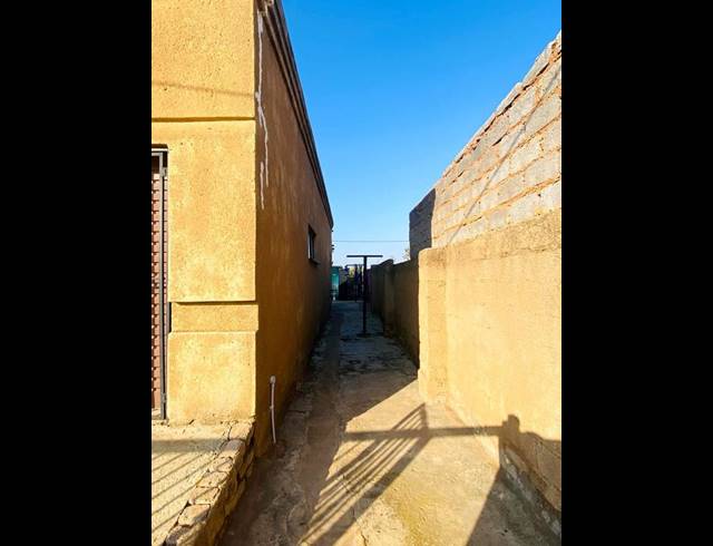 3 BEDROOM HOUSE FOR SALE IN LANGAVILLE